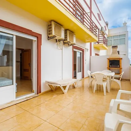 Apartamento T2 Com Terraco E Churraqueira A 1 Minuto Da Praia Altura Algarve * アルチュラ