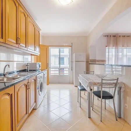 Apartamento T2 Com Terraco E Churraqueira A 1 Minuto Da Praia Altura Algarve