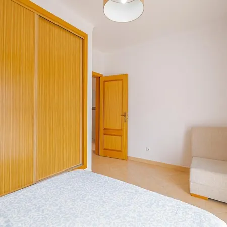 Apartamento T2 Com Terraco E Churraqueira A 1 Minuto Da Praia Altura Algarve アパート