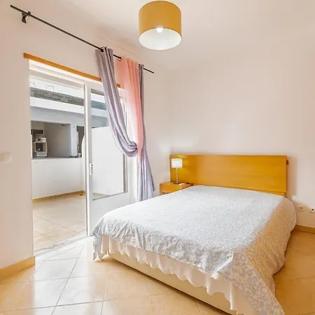 Apartamento T2 Com Terraco E Churraqueira A 1 Minuto Da Praia Altura Algarve アルチュラ