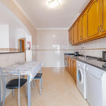 Apartamento T2 Com Terraco E Churraqueira A 1 Minuto Da Praia Altura Algarve