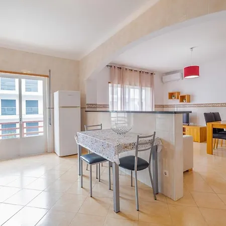 アパート Apartamento T2 Com Terraco E Churraqueira A 1 Minuto Da Praia Altura Algarve *