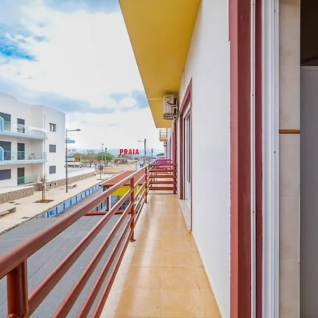 Apartamento T2 Com Terraco E Churraqueira A 1 Minuto Da Praia Altura Algarve * アルチュラ