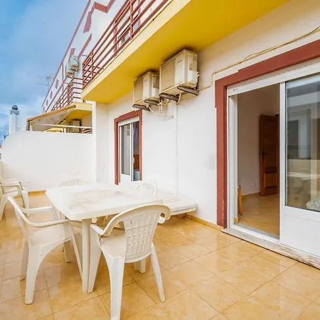Apartment Espacoso Com 2 Quartos A 1 Minuto Da Algarve - De Sabado A Sabado Altura