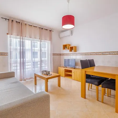Apartamento T2 Com Terraco E Churraqueira A 1 Minuto Da Praia Altura Algarve
