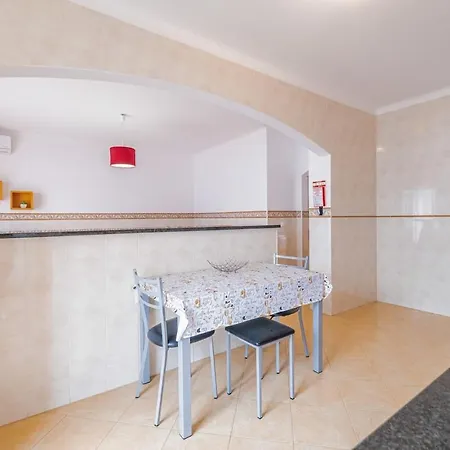 アパート Apartamento T2 Com Terraco E Churraqueira A 1 Minuto Da Praia Altura Algarve *