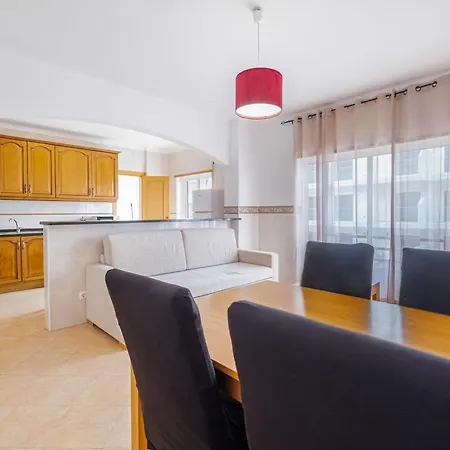 アパート Apartamento T2 Com Terraco E Churraqueira A 1 Minuto Da Praia Altura Algarve アルチュラ