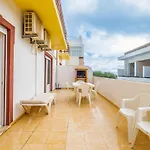 Espacoso Com 2 Quartos A 1 Minuto Da Algarve - De Sabado A Sabado * Altura